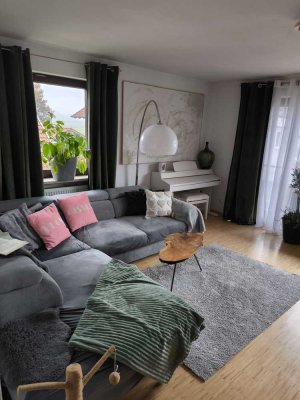 Helle 4 Zimmerwohnung in Pliening