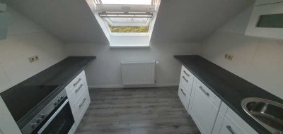 modern sanierte 3-Zimmer-Wohnung, EBK, zentral u naturnah