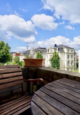 * modernisierte Wohnung mit Balkon und exklusiver  EBK in ruhiger Bestlage  *