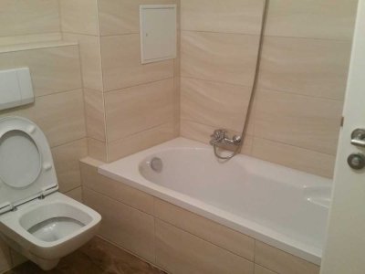 chique, moderne 2- Zimmer- Wohnung mit Balkon und Stellplatz