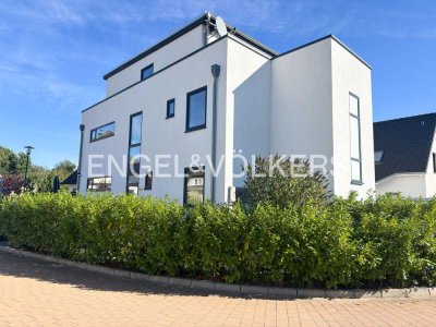 Lichtdurchflutete Maisonettewohnung mit Meerluft & zwei Balkonen