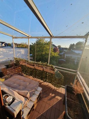 Exklusive 3-Zimmer-Dachgeschosswohnung mit gehobener Innenausstattung mit Balkon in Bornheim
