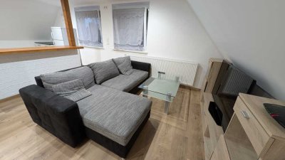 Renovierte Dachgeschosswohnung in Oberasbach (Nähe S-Bahnhof,  8 min nach Nürnberg)