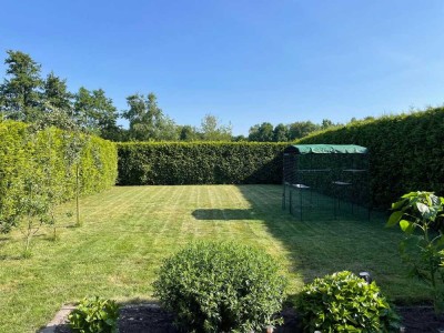Unvermietete Doppelhaushälfte mit wunderschönem Garten