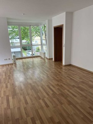 Schöne 2-Zimmer-Wohnung im 1.OG mit Balkon und Tiefgarage in Kurparknähe