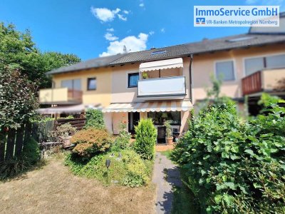 Vollunterkellertes Reihenmittelhaus mit Balkon, Terrasse und Garage
