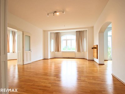 WOHNEN MIT HISTORISCHEM FLAIR! Großzügige Villenetage im Zentrum zu kaufen (TOP 1)!