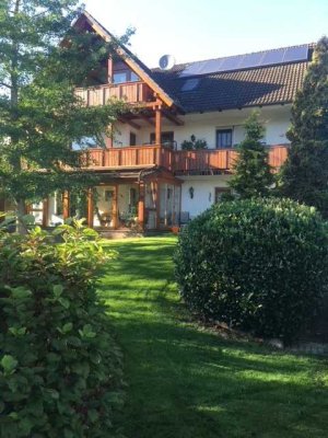Attraktive Wohnung mit vier Zimmern - inkl. 11 kW Wallbox - in Röttenbach/Mühlstetten