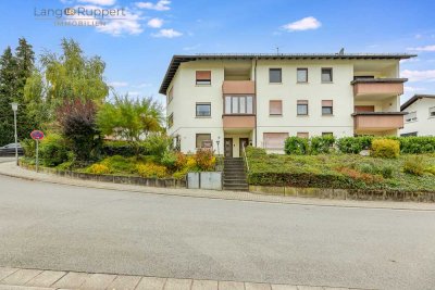 Stilvoll sanierte 2-Zimmer-Wohnung mit Balkon und Stellplatz in ruhiger Lage von Fürth