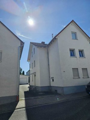 Zentral gelegene helle EG Wohnung 63 qm - provisionsfrei -