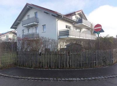 Schöne, helle  3-Zimmer-DG-Wohnung mit 2 Balkone in Bruckmühl