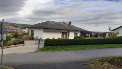 Bungalow mit großem Grundstück