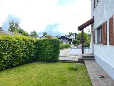 Erstbezug nach Sanierung: Geschmackvolle 2,5-Zimmer-Erdgeschosswohnung mit geh. Innenausstattung