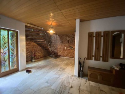 Günstiges, gepflegtes 8-Raum-Einfamilienhaus in Alflen