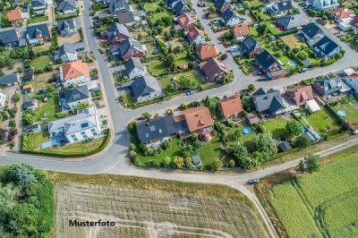 Provisionsfrei: Einfamilienhaus mit Wohnnebengebäude und vielseitigem Nutzungspotenzial