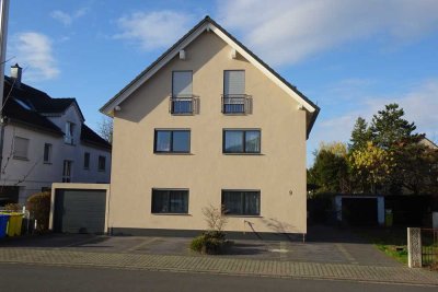 Jügesheim, 4-Zimmer, 1. Stock, 3-FMH, großer Westbalkon, 2 Kfz-Stpl.