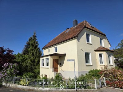 Drei unschlagbare Argumente: Altbaucharme, Top Lage und großes Grundstück!