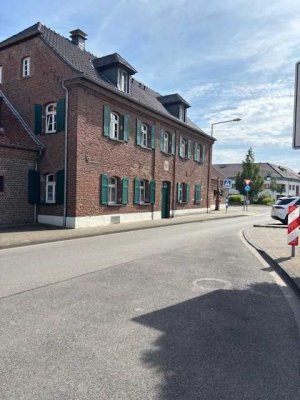 Charmante Wohnung im historischen Abtshof – stilvoll, ruhig & gut angebunden