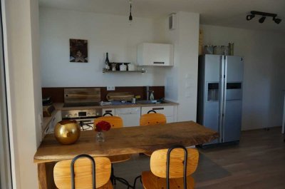 Geschmackvolle 3-Zimmer-Wohnung mit gehobener Innenausstattung mit Balkon und Wohnküche (EBK)