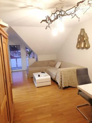 2-Zimmer Dachgeschosswohnung an Einzelperson zu vermieten Bühl mit Balkon