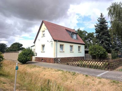 Freistehend, charmant, voller Möglichkeiten – hier beginnt dein Projekt Eigenheim!