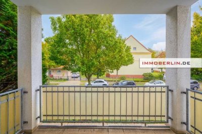 IMMOBERLIN.DE - Angenehme Lage! Sonnige Wohnung mit Südloggia & Pkw-Stellplatz