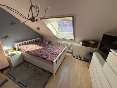 + Schöne 3-Zi.-DG-Whg. in S-Rohracker * EBK * Tageslicht-Bad * PKW-Stellplatz * gute Ausstattung +