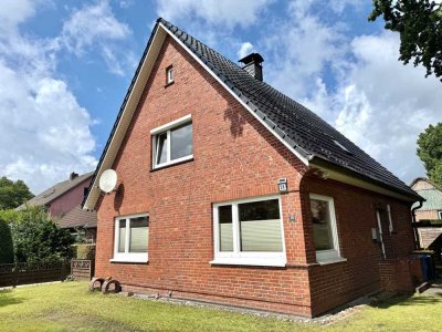 Familiengerechtes
5 1/2-Zimmer-Einfamilienhaus
mit schönem Garten 
mitten im alten Dorfkern