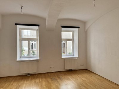 Wunderschöner Altbau zwischen Schlossquadrat und Naschmarkt