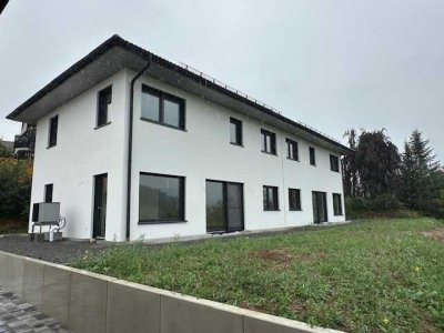 Neue DHH Stadtvilla Traumlage mit Blick in die Natur KFW 40 sofort beziehbar