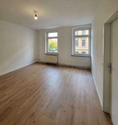 **Investieren statt mieten** Teilsanierte 2-Zimmerwohnung mit guter Raumaufteil. für Stadtliebhaber!