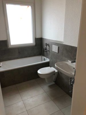 Helle 3 Zimmer Wohnung mit jeweils eigenem Balkon in allen Zimmern