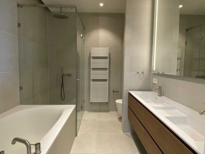 NEUBAU FOUR: exklusive 3 Zimmer-Wohnung mit tollem Ausblick und Loggia