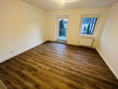**Besichtigung: Di., 20.05.25 um 18:20 Uhr** Familien-Whg mit sonnigen Balkon!