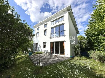 Familienglück hat vier Wände - Zentral gelegenes Einfamilienhaus mit Doppelgarage in Hünfeld