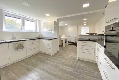 Großzügiges Zweifamilienhaus mit kernsanierter Wohnung, Maisonette, Poolanlage, Doppelgarage und z