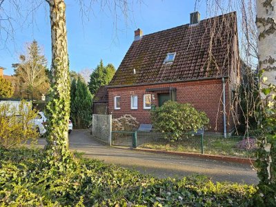 Vermietetes Einfamilienhaus in zentraler Lage! Umfassend saniert!