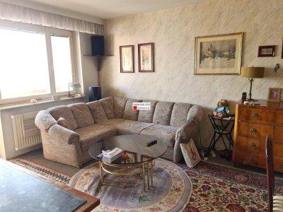 ****GELEGENHEIT, SONNIGE EIGENTUMSWOHNUNG MIT LOGGIA, ALLE NEBENRÄUME, HOHER LIFTSTOCK