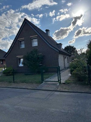 Schönes altes Schätzchen auf großem Grundstück!!