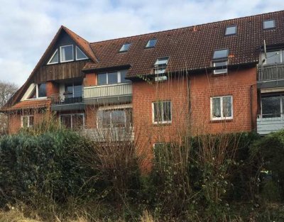 Schöne 3,5-Raum-DG-Wohnung mit EBK und Balkon in Scharnebeck