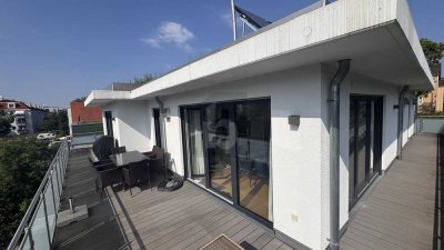 360 GRAD TERASSE MIT BLICK AUF BMW