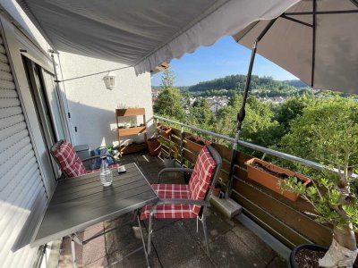 Gepflegte 4-Zimmer Maisonette-Wohnung mit Balkon und Terrasse in Kämpfelbach