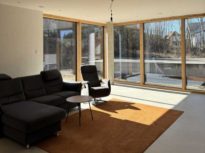 Modernes und lichtdurchflutetes Einfamilienhaus in Rottenburg an der Laaber!