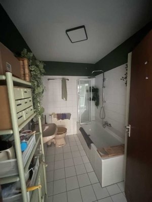 Exklusive, gepflegte 3-Zimmer-Dachgeschosswohnung mit Einbauküche in Mainz