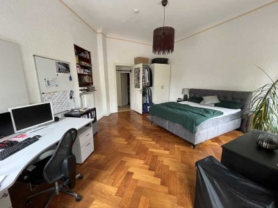 Schöne, helle 2-Zimmer-Jugendstilwohnung mit Balkon in zentraler Lage von Landau