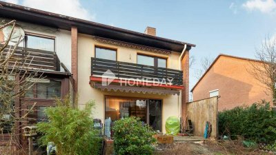 Wohlfühloase mit Potenzial – Stilvolles Reihenhaus mit Kamin, Garten & Garage, sofort bezugsbereit