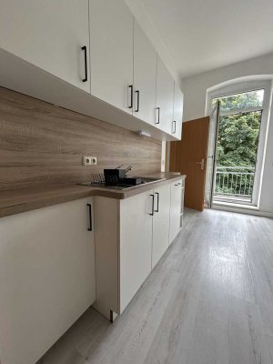 helle 1,5 Zimmer Wohnung mit EBK und Balkon