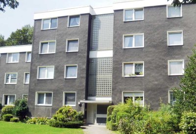 Modernisierte Hochparterre-Wohnung mit 3,5 Zimmern und Balkon in Bochum-Wiemelhausen