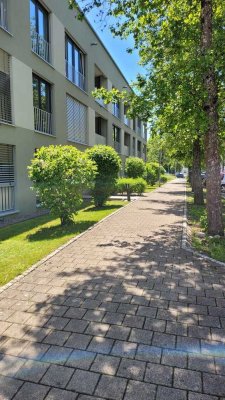 �Neu: Sehr schöne 3,5 Zimmer mit Eckloggia und traumhaftem Blick ins Grüne