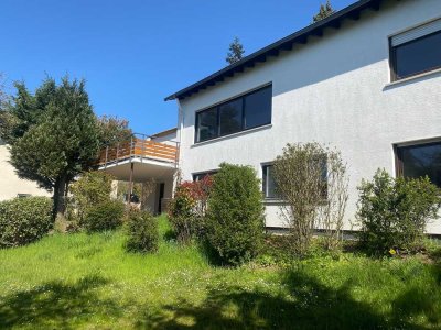 Zweifamilienhaus mit Einliegerwohnung und großem Garten in Wetzlar – sofort bezugsfrei!